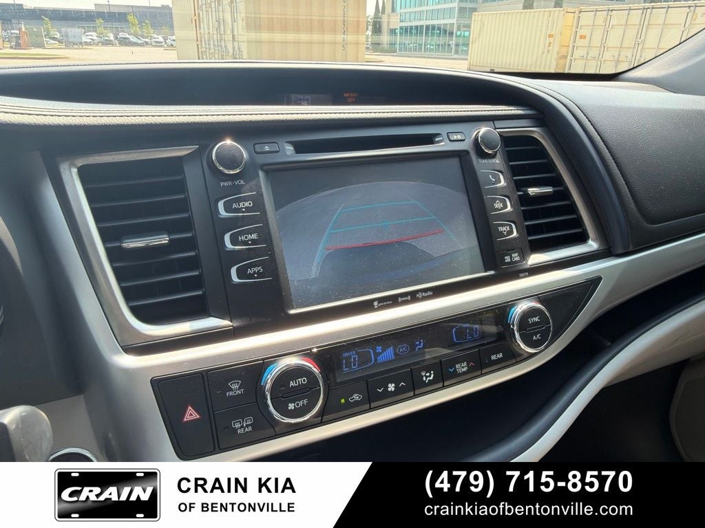2017 Toyota Highlander XLE - AWD / SUNROOF / CLEAN CARFAX / 1 OWNER
