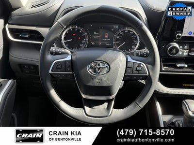 2023 Toyota Highlander XLE - SUNROOF / CARFAX ONE OWNER