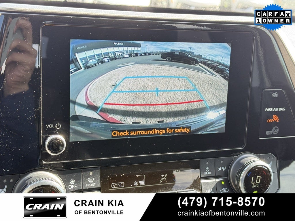 2023 Toyota Highlander XLE - SUNROOF / CARFAX ONE OWNER