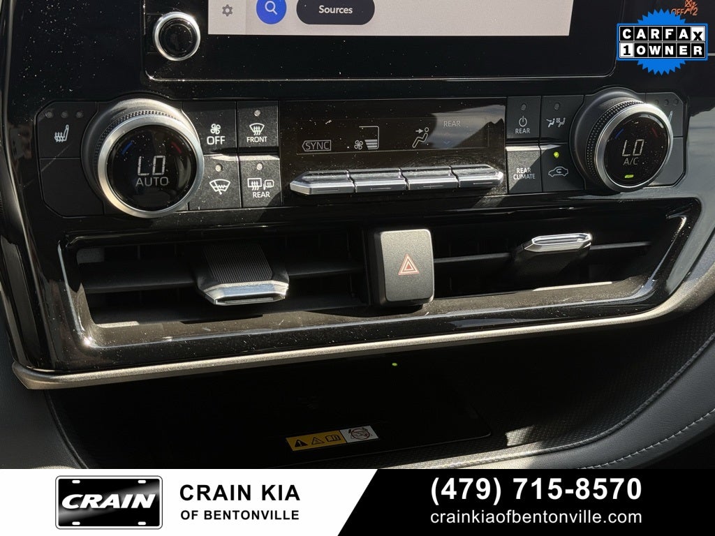 2023 Toyota Highlander XLE - SUNROOF / CARFAX ONE OWNER