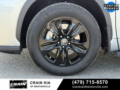 2023 Toyota Highlander XLE - SUNROOF / CARFAX ONE OWNER