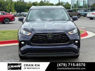 2023 Toyota Highlander XLE - AWD / SUNROOF