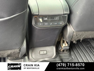 2023 Toyota Highlander XLE - AWD / SUNROOF