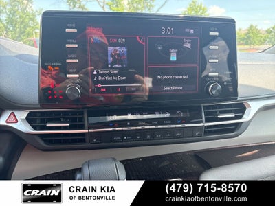 2021 Toyota Sienna XLE 8 Passenger / CLEAN CARFAX