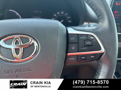 2021 Toyota Sienna XLE 8 Passenger / CLEAN CARFAX