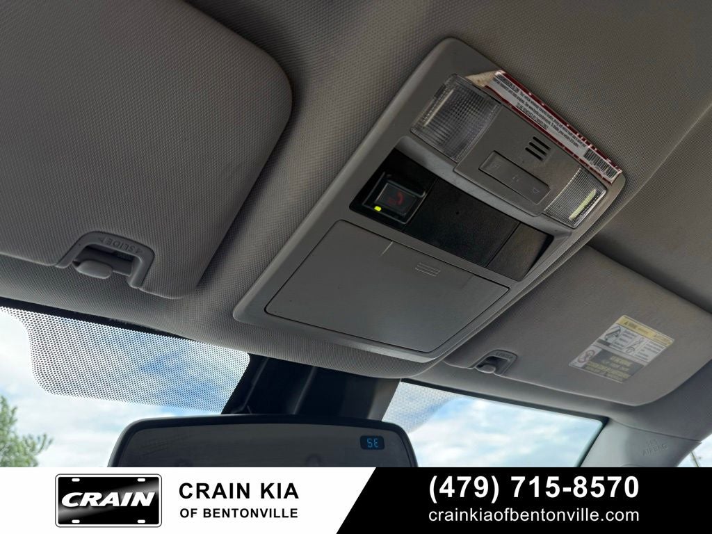 2021 Toyota Tacoma SR5 V6 - 4WD / CLEAN CARFAX