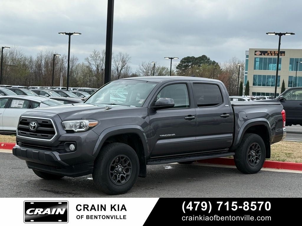 2017 Toyota Tacoma SR5 V6 - 4WD / CARFAX ONE OWNER