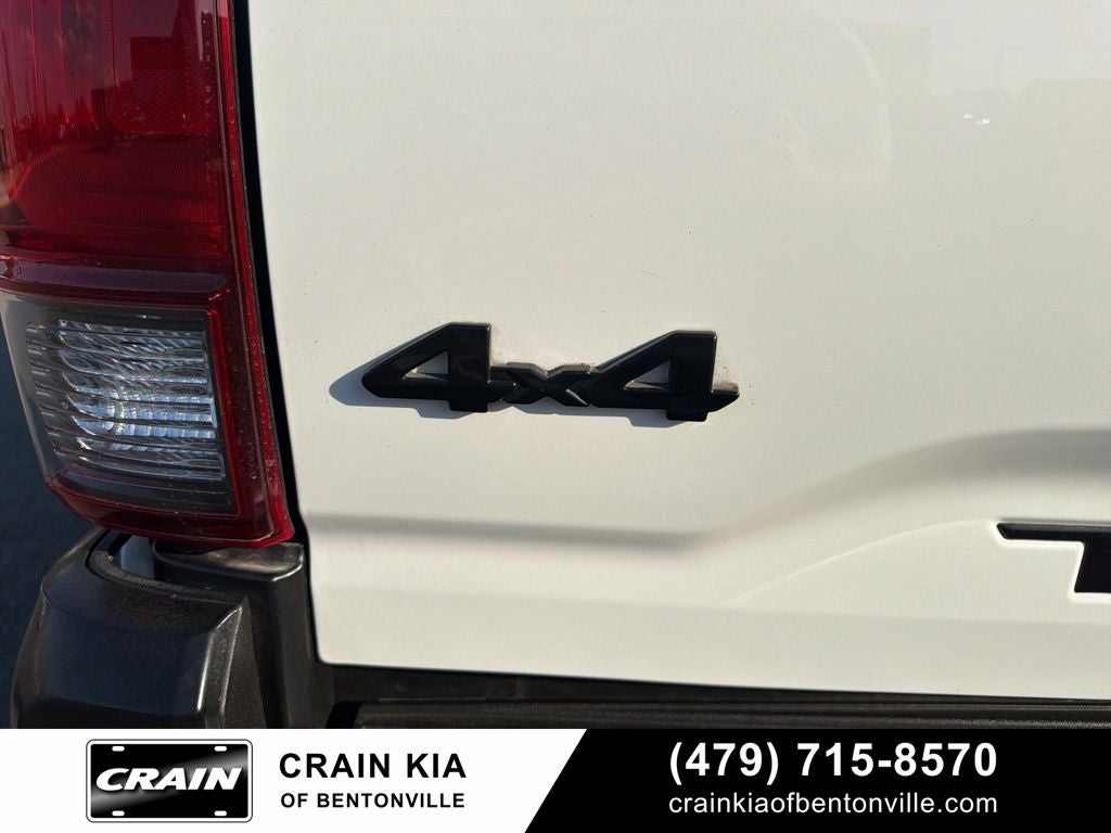 2021 Toyota Tacoma SR5 V6 - 4WD / CLEAN CARFAX / LIFTED!