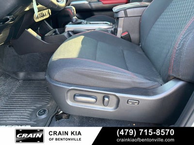 2021 Toyota Tacoma SR5 V6 - 4WD / CLEAN CARFAX / LIFTED!