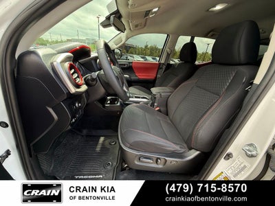 2021 Toyota Tacoma SR5 V6 - 4WD / CLEAN CARFAX / LIFTED!