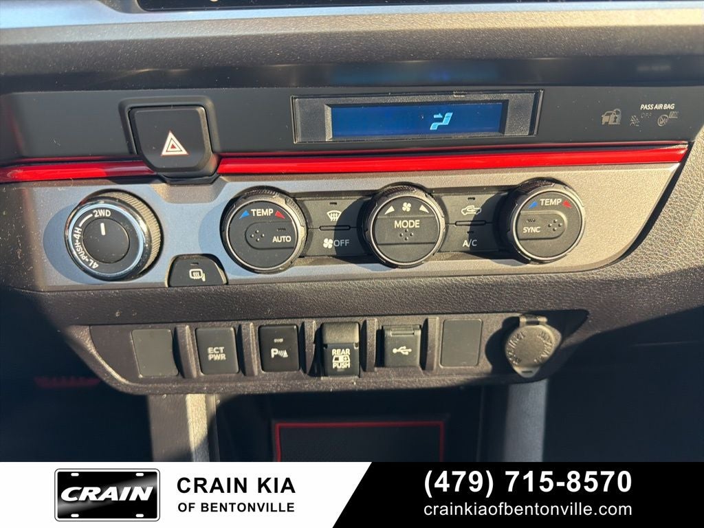 2021 Toyota Tacoma SR5 V6 - 4WD / CLEAN CARFAX / LIFTED!