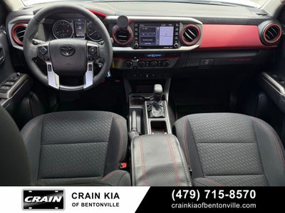 2021 Toyota Tacoma SR5 V6 - 4WD / CLEAN CARFAX / LIFTED!