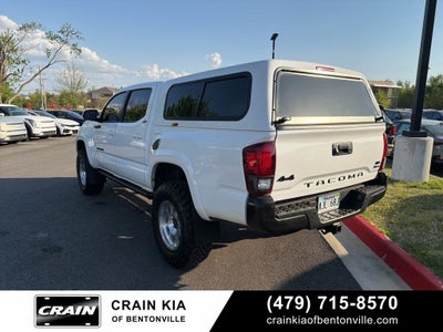 2021 Toyota Tacoma SR5 V6 - 4WD / CLEAN CARFAX / LIFTED!