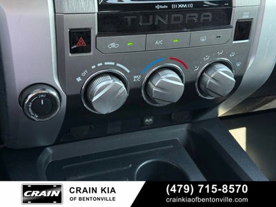 2018 Toyota Tundra SR5 - 4WD / CLEAN CARFAX HISTORY