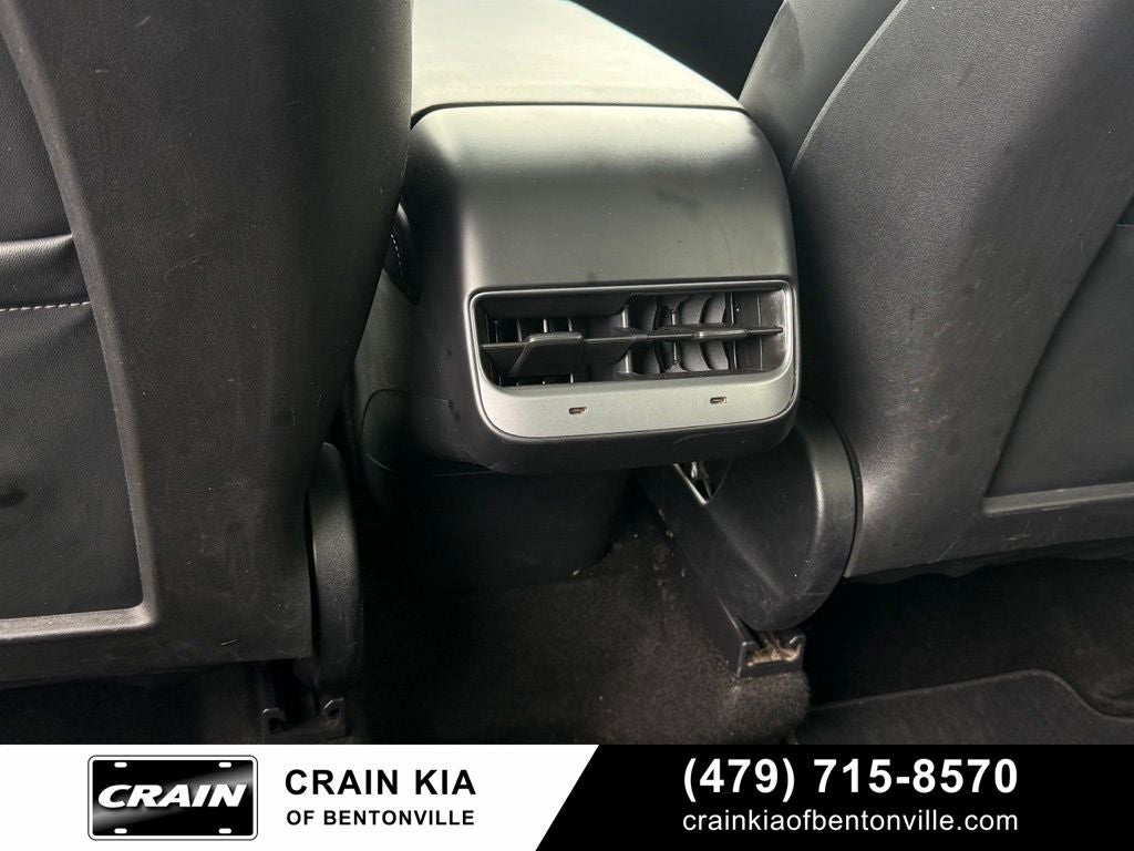 2024 Tesla Model Y Long Range - AWD / THIRD ROW! / CLEAN CARFAX
