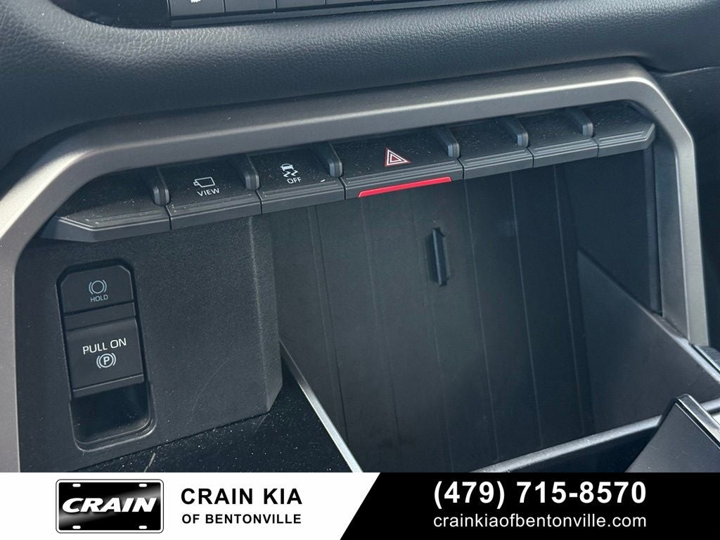 2025 Toyota Sequoia SR5 - 4WD / SUNROOF / CLEAN CARFAX / ONE OWNER