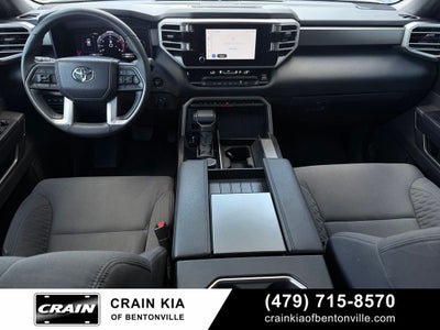 2025 Toyota Sequoia SR5 - 4WD / SUNROOF / CLEAN CARFAX / ONE OWNER
