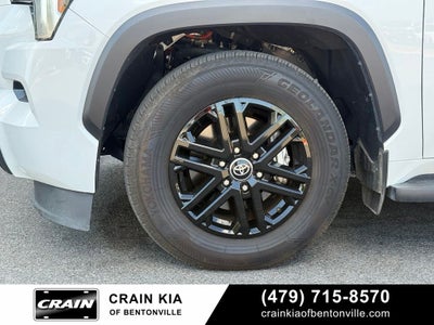 2025 Toyota Sequoia SR5 - 4WD / SUNROOF / CLEAN CARFAX / ONE OWNER