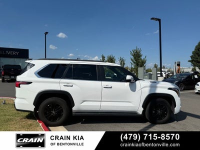 2025 Toyota Sequoia SR5 - 4WD / SUNROOF / CLEAN CARFAX / ONE OWNER