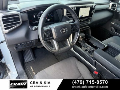 2025 Toyota Sequoia SR5 - 4WD / SUNROOF / CLEAN CARFAX / ONE OWNER