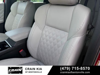 2023 Mitsubishi Outlander SEL - 4WD / CLEAN CARFAX