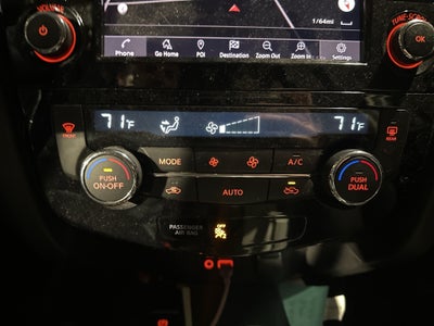 2020 Nissan Rogue SV - AWD / CARFAX ONE OWNER