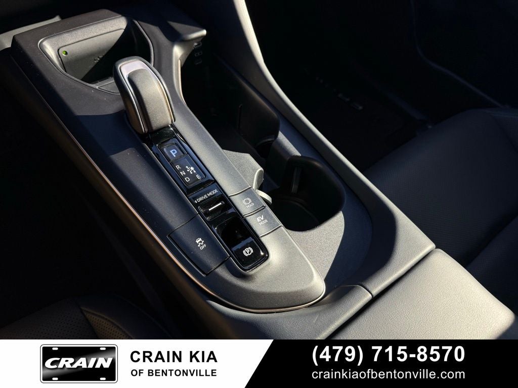 2023 Toyota Crown Limited - AWD / PANORAMIC SUNROOF