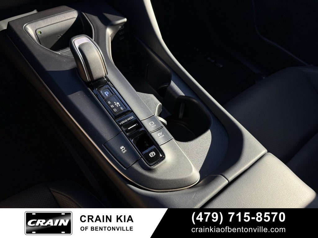 2023 Toyota Crown Limited - AWD / PANORAMIC SUNROOF