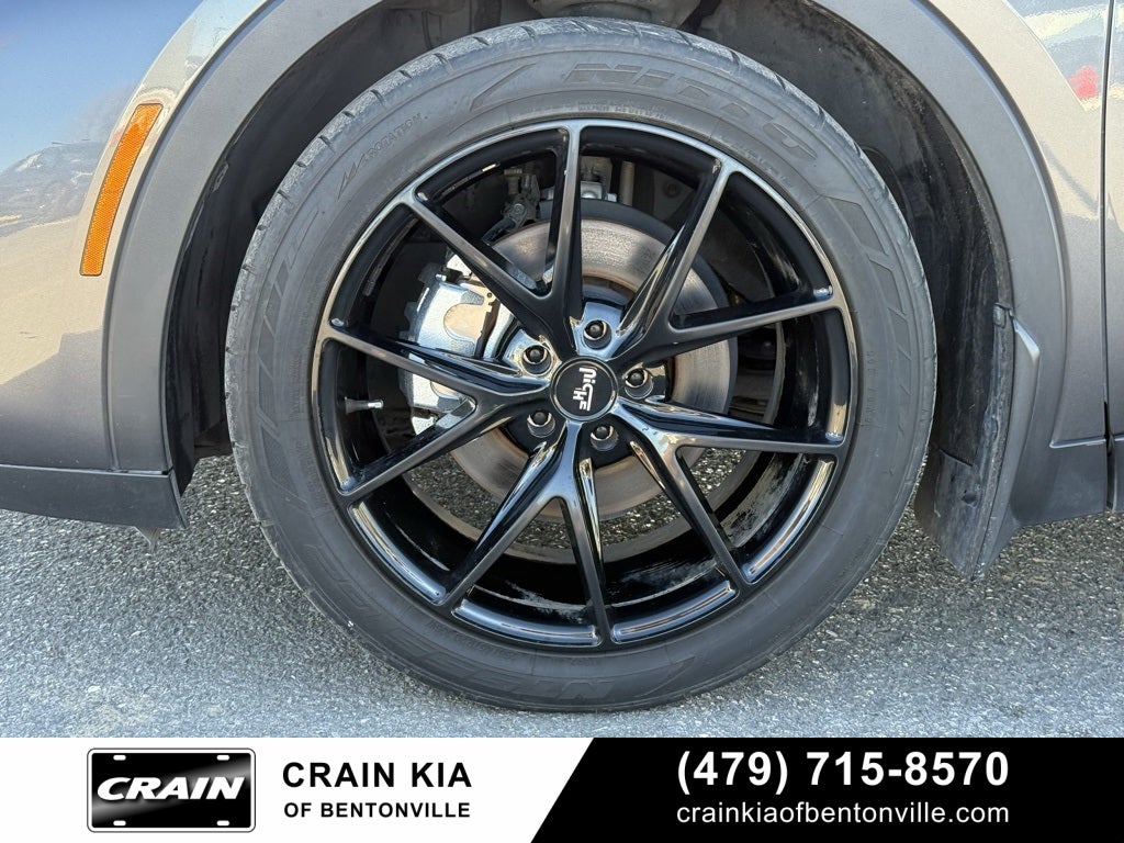 2023 Toyota Crown Limited - AWD / PANORAMIC SUNROOF