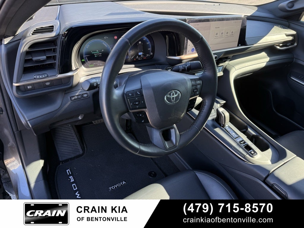 2023 Toyota Crown Limited - AWD / PANORAMIC SUNROOF