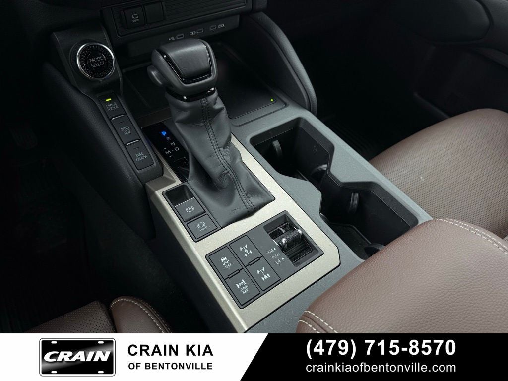 2026 Toyota Land Cruiser Base - 4WD / SUNROOF / CLEAN CARFAX / ONE OWNER
