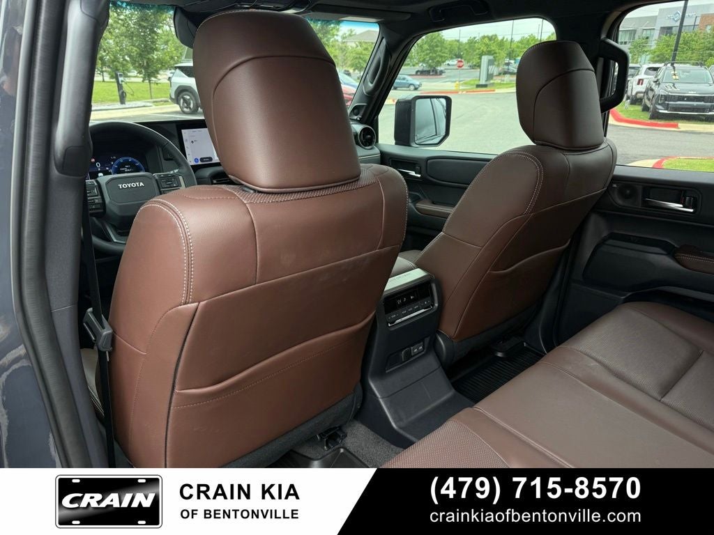 2026 Toyota Land Cruiser Base - 4WD / SUNROOF / CLEAN CARFAX / ONE OWNER