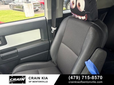 2010 Toyota FJ Cruiser Base - 4WD / CLEAN CARFAX