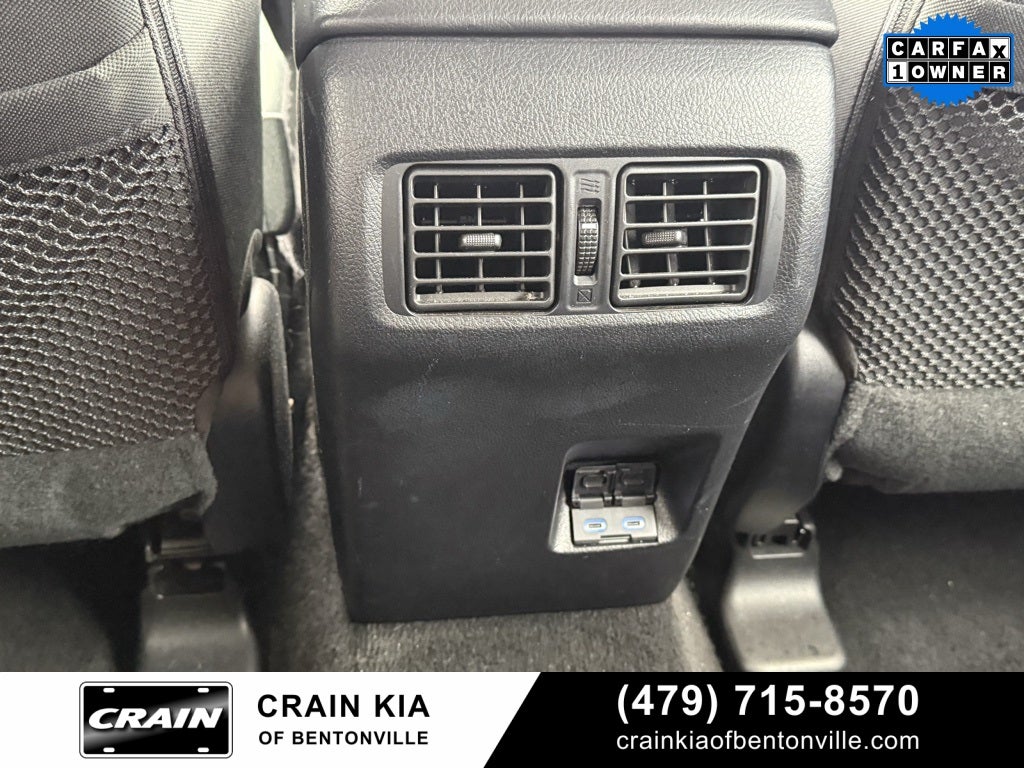 2023 Toyota 4Runner SR5 - 4WD / CLEAN CARFAX / ONE OWNER