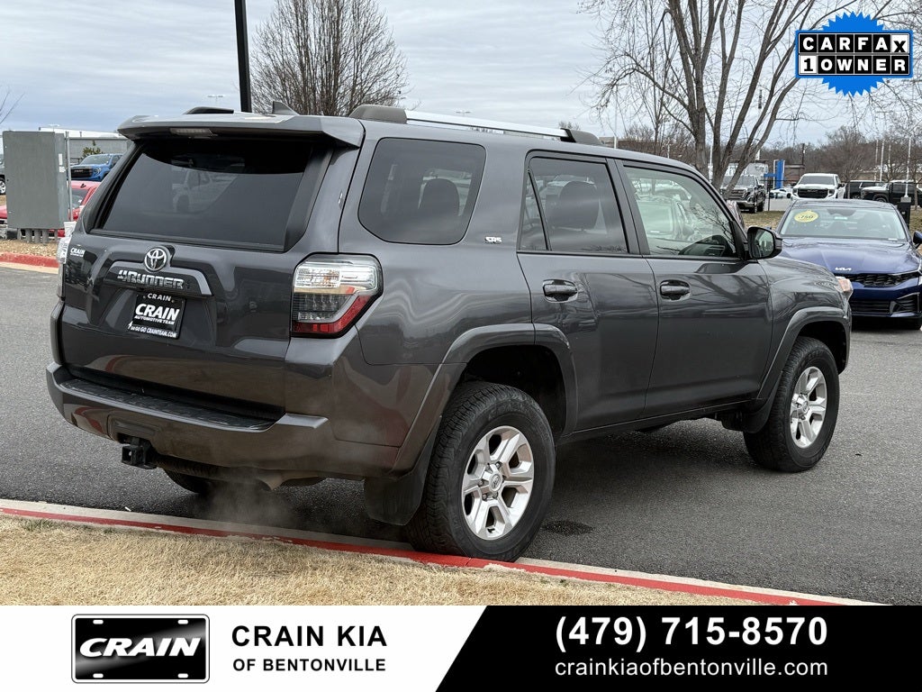 2023 Toyota 4Runner SR5 - 4WD / CLEAN CARFAX / ONE OWNER