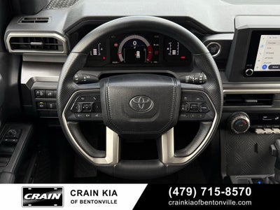 2025 Toyota 4Runner SR5 - 4WD / CLEAN CARFAX / ONE OWNER
