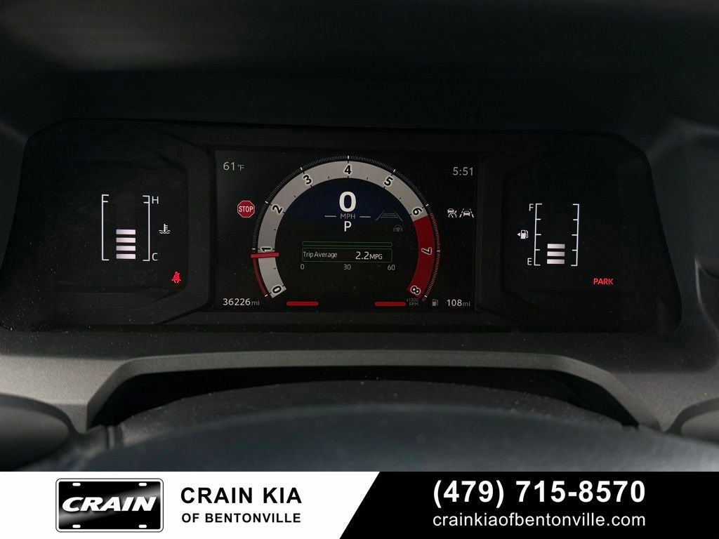2025 Toyota 4Runner SR5 - 4WD / CLEAN CARFAX / ONE OWNER