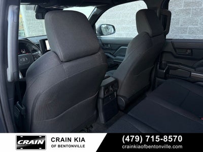 2025 Toyota 4Runner SR5 - 4WD / CLEAN CARFAX / ONE OWNER