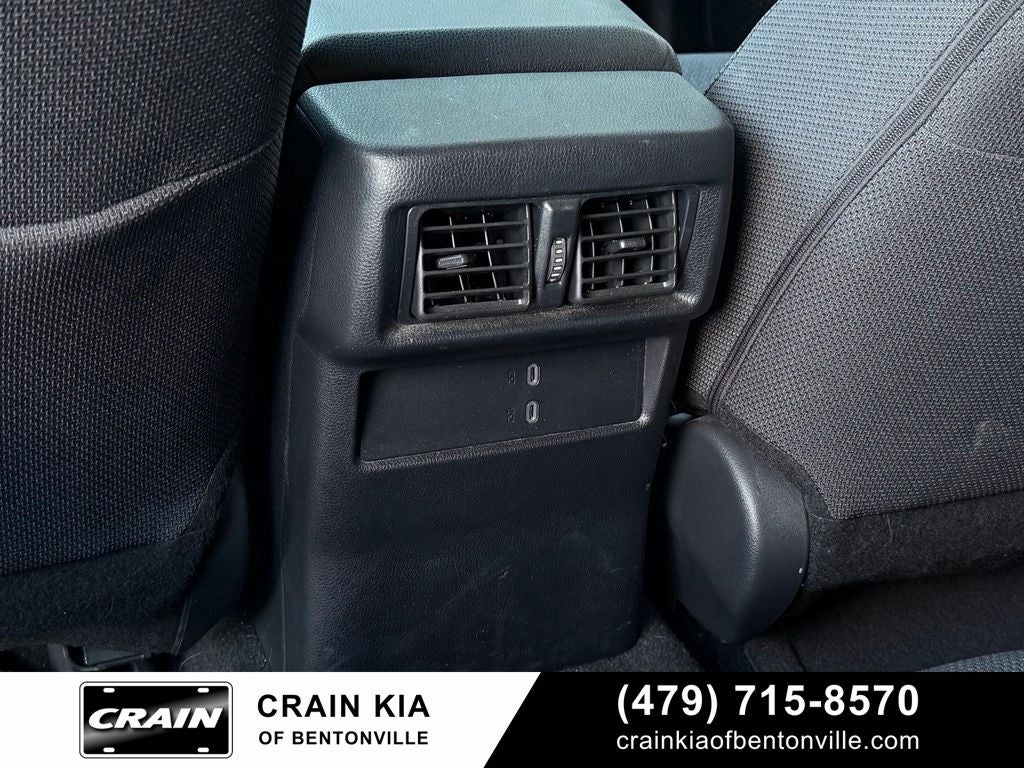 2025 Toyota 4Runner SR5 - 4WD / CLEAN CARFAX / ONE OWNER