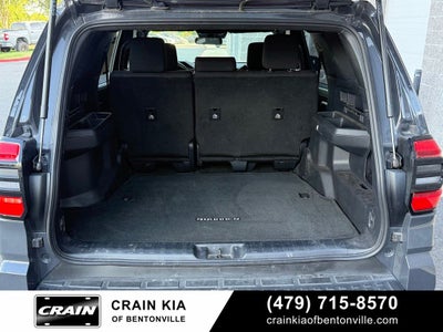 2025 Toyota 4Runner SR5 - 4WD / CLEAN CARFAX / ONE OWNER