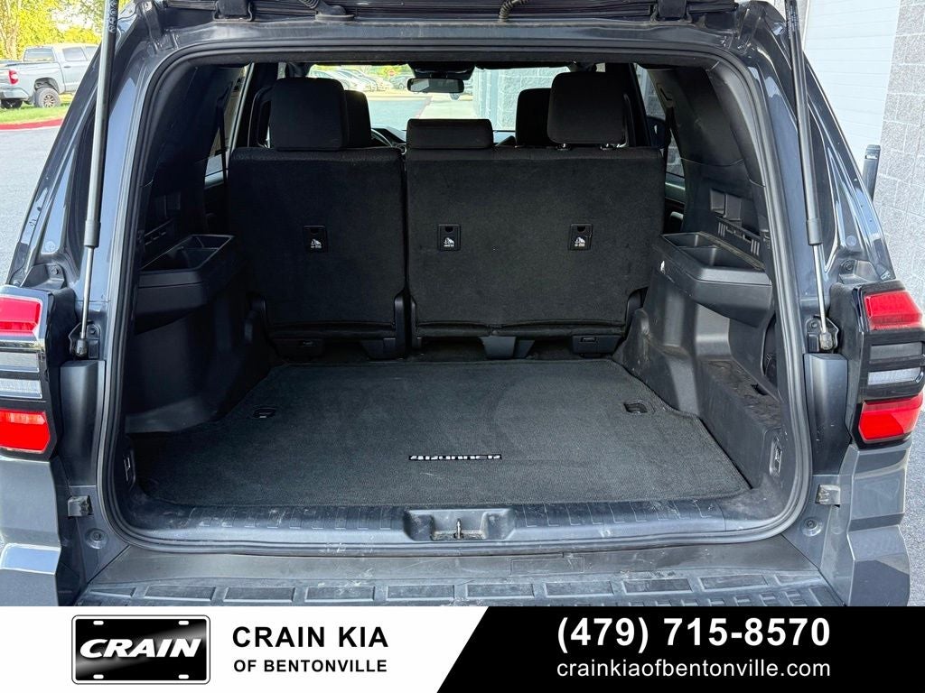 2025 Toyota 4Runner SR5 - 4WD / CLEAN CARFAX / ONE OWNER
