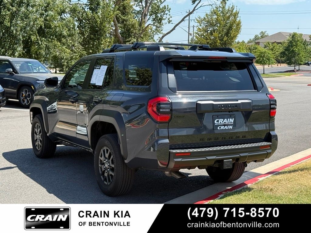 2025 Toyota 4Runner SR5 - 4WD / CLEAN CARFAX / ONE OWNER