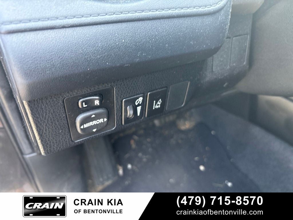 2017 Toyota RAV4 LE - CARFAX ONE OWNER