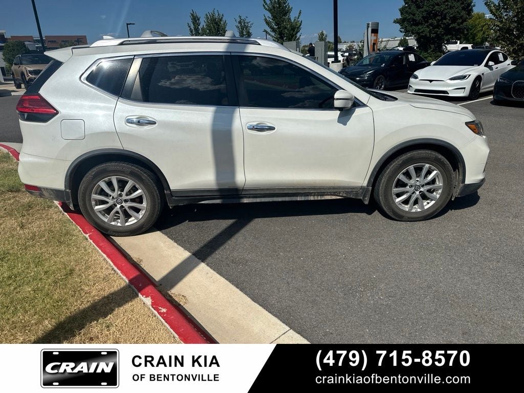 2017 Nissan Rogue SV