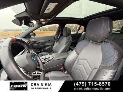 2024 BMW i5 M60 - AWD / PANORAMIC SUNROOF / CLEAN CARFAX