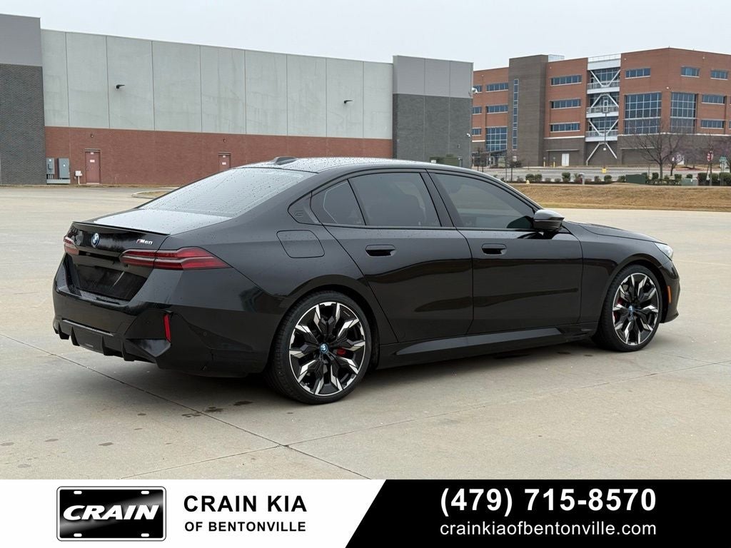 2024 BMW i5 M60 - AWD / PANORAMIC SUNROOF / CLEAN CARFAX