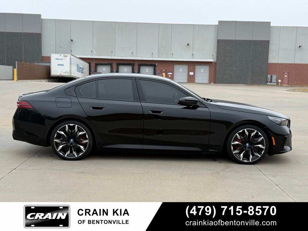 2024 BMW i5 M60 - AWD / PANORAMIC SUNROOF / CLEAN CARFAX