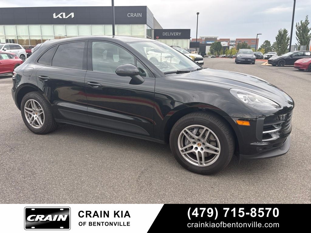 2021 Porsche Macan Base - AWD / PANORAMIC SUNROOF / CLEAN CARFAX