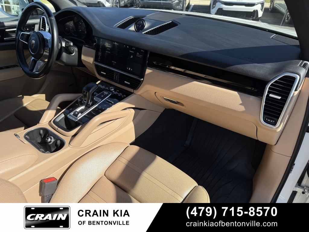 2019 Porsche Cayenne Base - AWD / PANORAMIC SUNROOF / CLEAN CARFAX