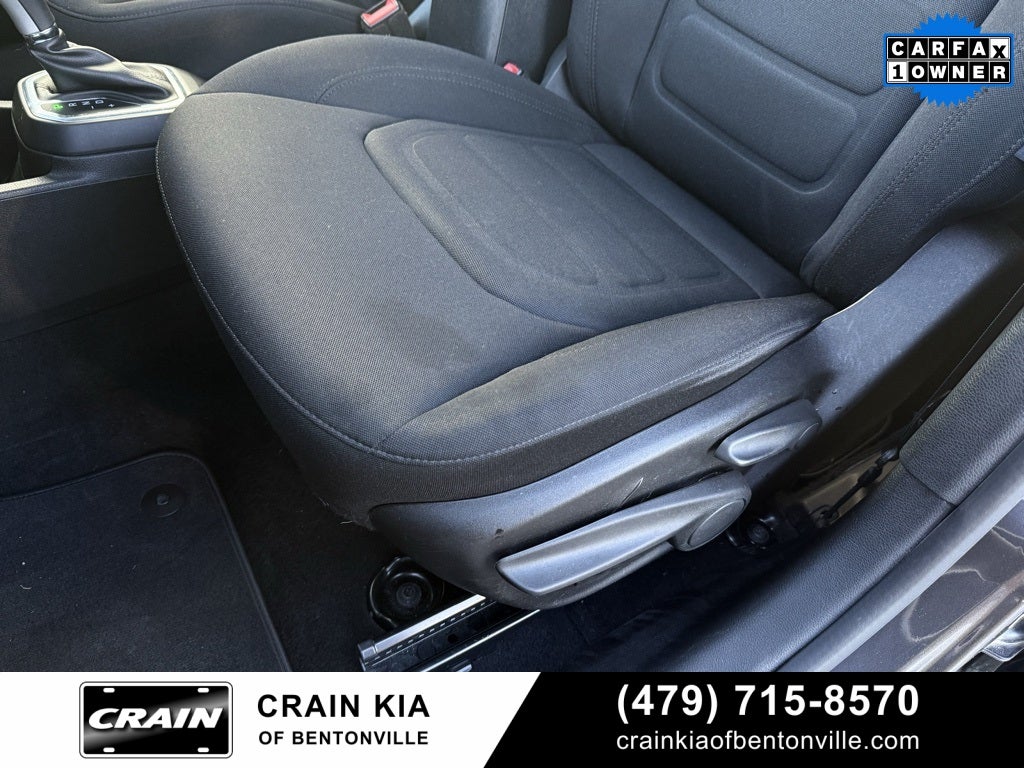 2019 Jeep Renegade Latitude - 4WD / CLEAN CARFAX / ONE OWNER